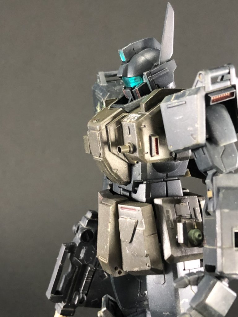 本体の塗装は、ネイビーとオリーブドラブを使用しています！今回は缶スプレーでの塗装と筆塗りの二種類で塗装しました！関節類は、シャーマングレーを使用しています！自分の作品を見ていただきありがとうございました！