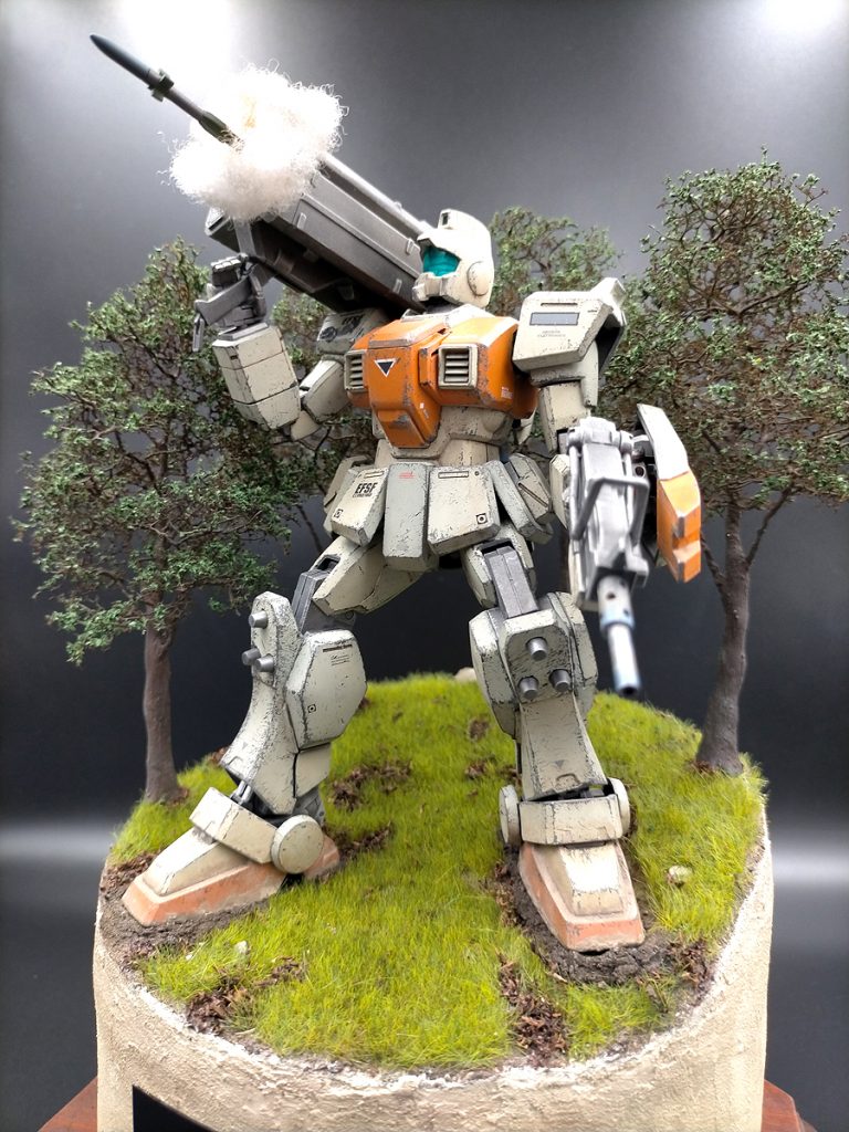 ミサイルは光の加減で分かりづらいかもしれませんが、塗り分けており、機体のウェザリングとの対比で汚してはおりません。