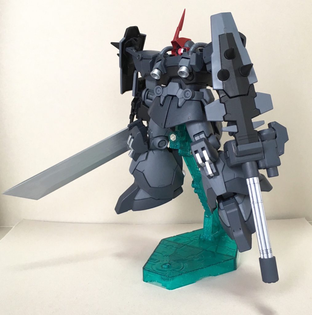 左手側は適当なパーツを組み合わせてガトリングシールド化