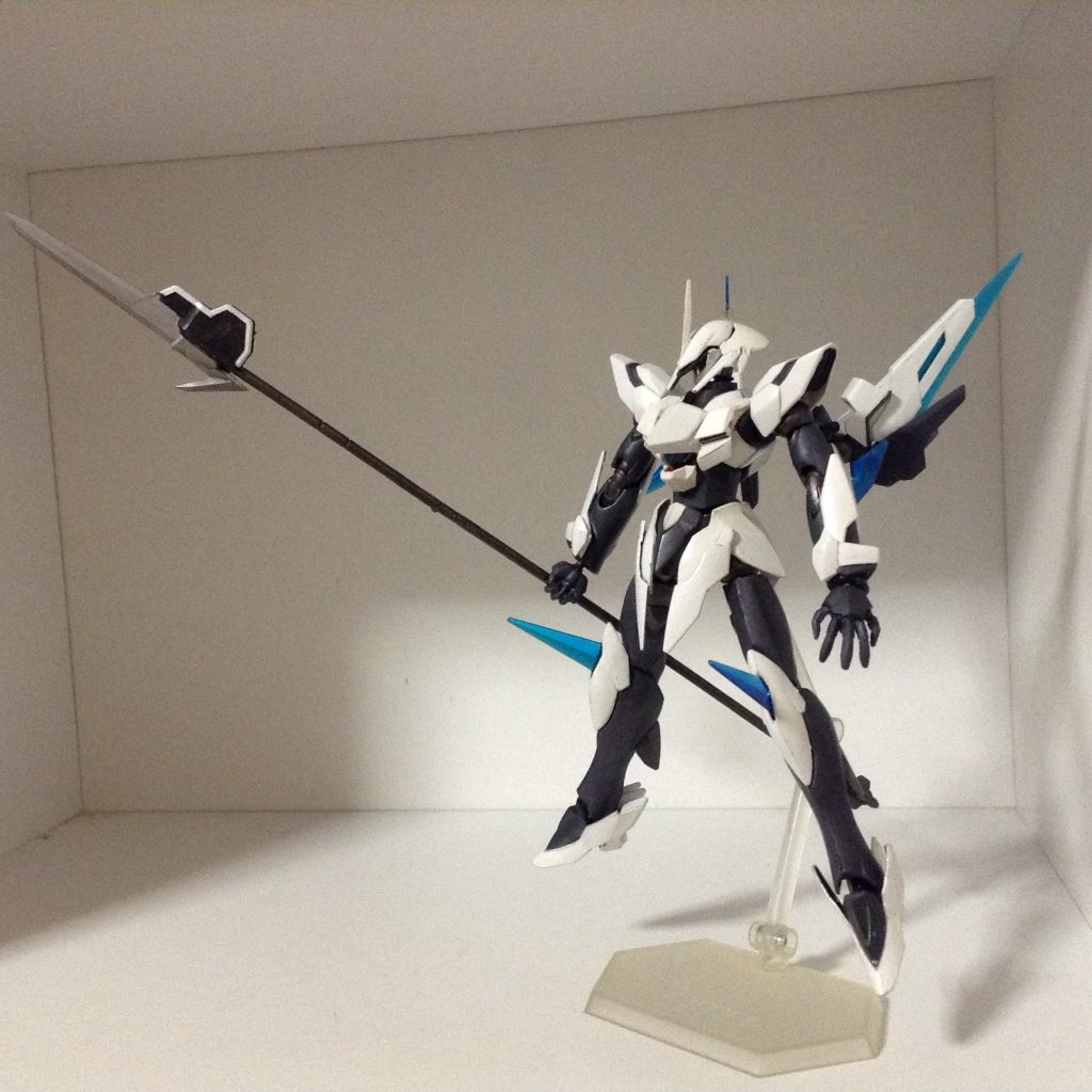 モードXのような一部変形はありません。 胞子ビットは青い部分から出ると妄想。腕部には強化型の電磁装甲が搭載されている。