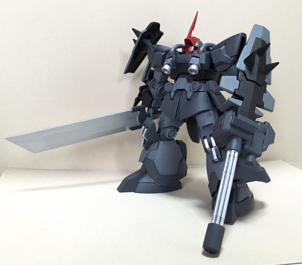 本体は色を変えたのみなお武器の重さに関節が負けてしまうためほぼポーズは取れません