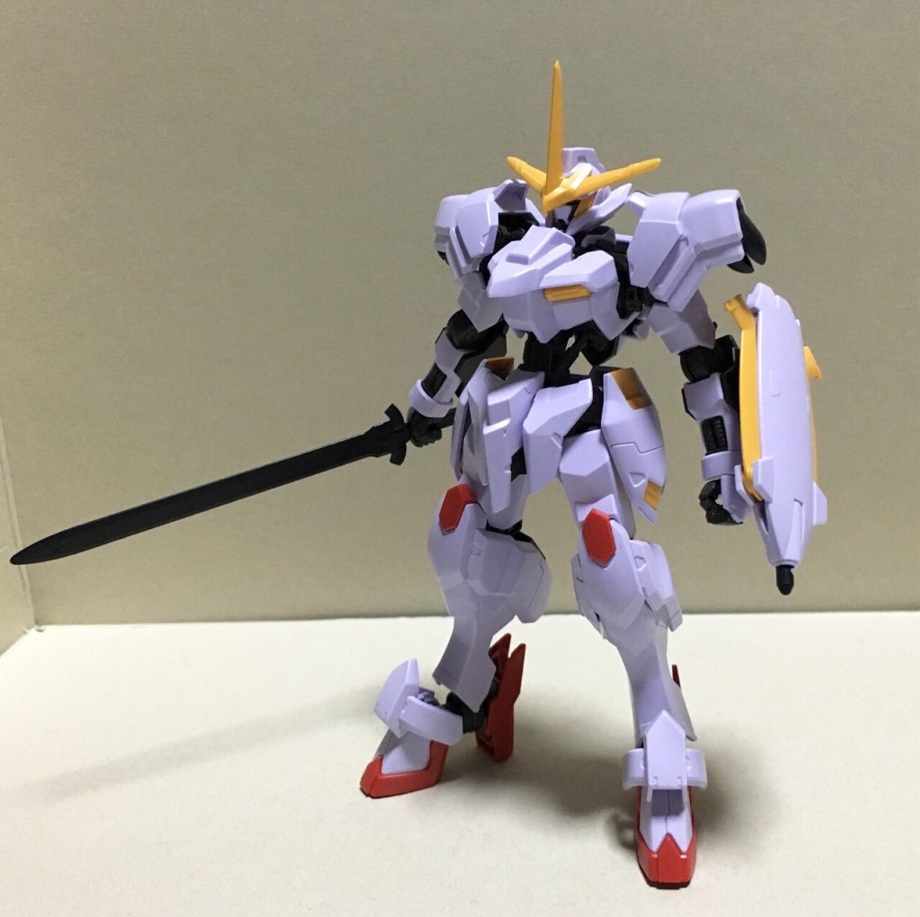 足首についていたパーツをサイドアーマー化させてます