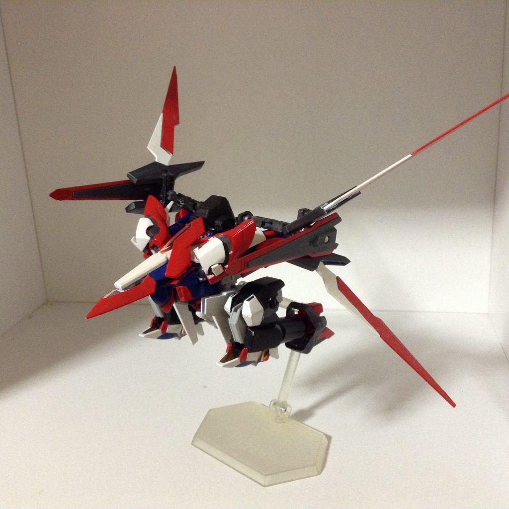 ゴッドストライダー形態     AGE-2は変形するとGストライダー・・ならG=ゴッド ということでこの名前です。