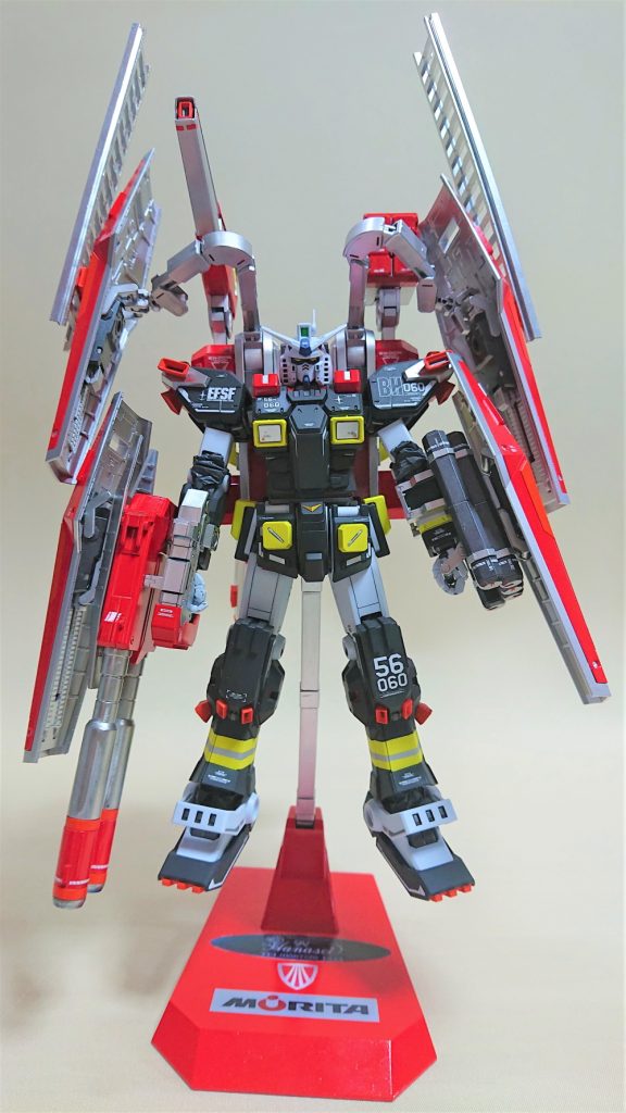 年々激甚化する災害に対応すべく消防庁は全国の自治体への装備強化計画を策定。少ない予算の中でテストケースとして選ばれた自治体が愛知県津島市消防団西分団であった。ここにアナハイムエレクトロニクス社が新型モビルスーツを災害対応専用に無償提供し、消防救急改造メーカーとして有名な株式会社モリタの改造によって実装配備されたのが「レスキューフルアーマーガンダム・サンダーボルト」である。…という設定