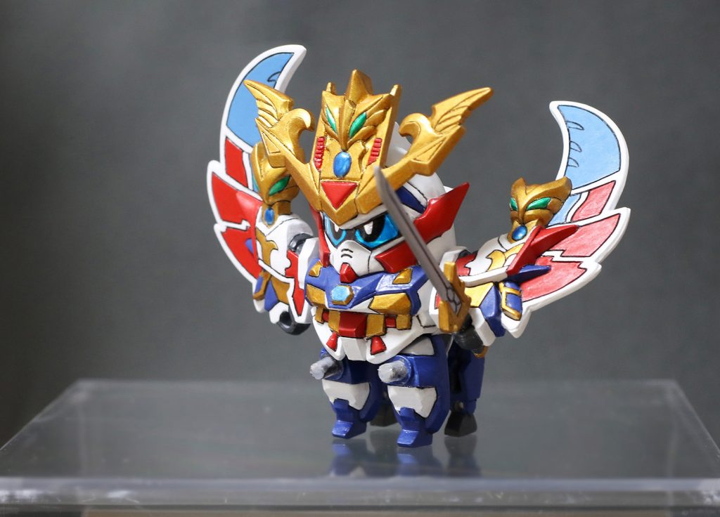 こんなサイズながら変形ギミックがあり、四本脚の神馬凰形態になれます。かわいい。