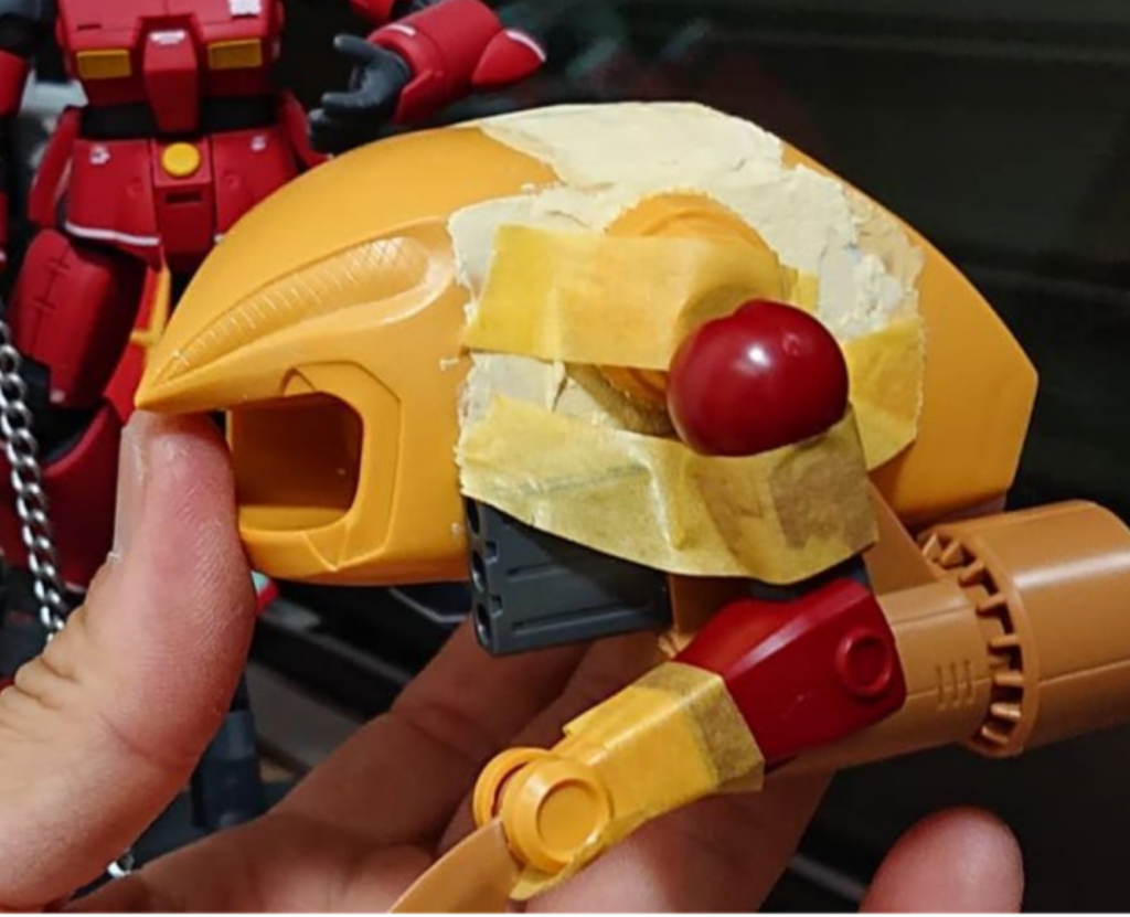 腕部はHGUCリゲルグからぶんどりました。ミサイル部、ブースターも流用品を使い延長してあります