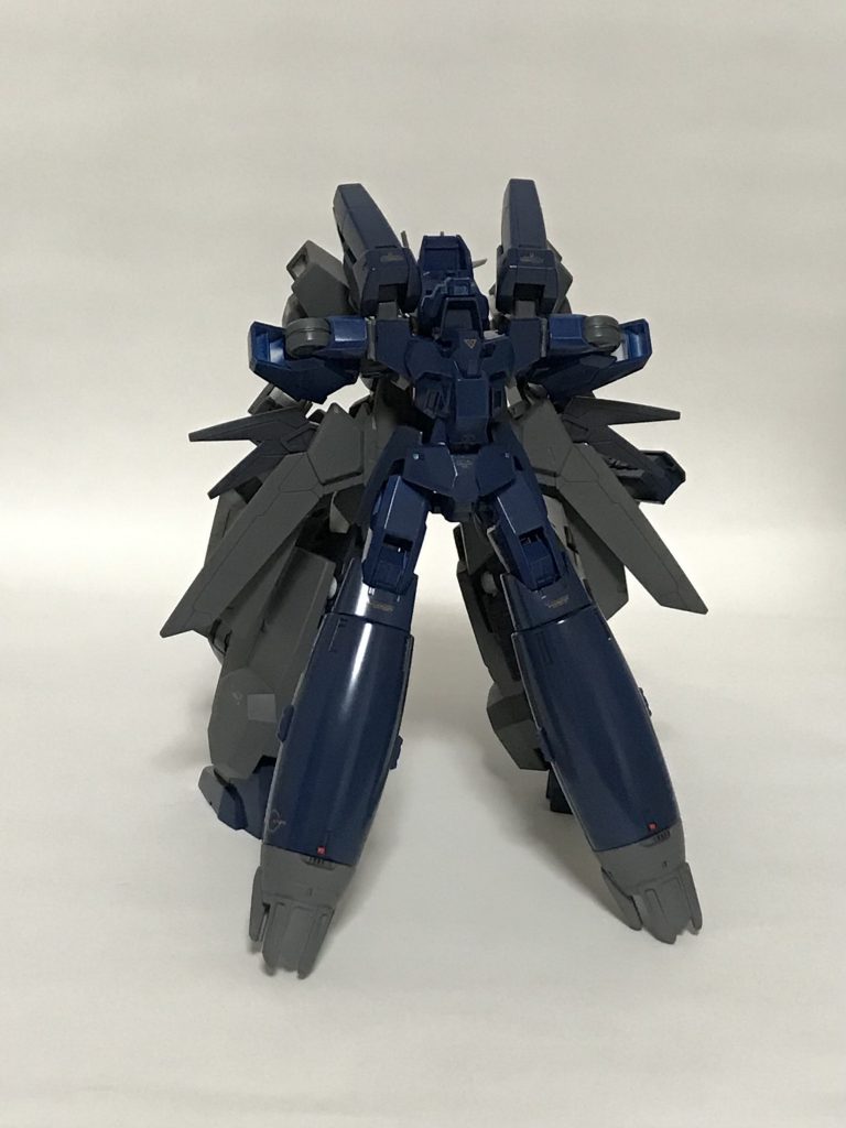 リア。セラフィムの形はなく、特徴的だったガンダムフェイスによるフェイスバーストはオミットされている。プラネッツシステムの他アーマーに比べ、積載量が多いため、推進力をブースターで強化している。