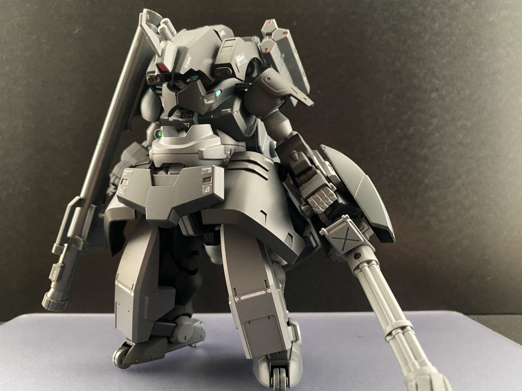 海戦型海上及び、水中戦に対応した状態。トルクアップされた関節は、水圧に負けず、スムーズな水中での運用を可能としている。また、脚部クローがオミットされ、装甲が装備されている。これは、水中でクローを展開した際、水の抵抗を受け機体のバランスを著しく失う為である。