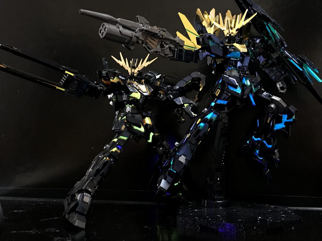 バンシィ自体は2個めでした。後ろのはRGです(マリーダさん仕様にしてあります)。