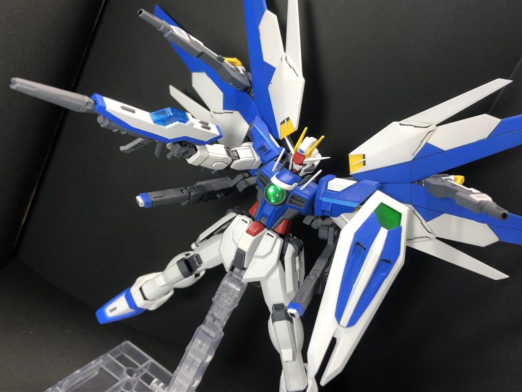 GNバラエーナプラズマキャノンをウイング部にマウントしたままネオハイマットモードに移行、全武装を展開することで「ネオハイマットフルバーストモード」による攻撃が可能となった。この「フリーダム」と「ウイングゼロ」の2パターンを用いての戦闘スタイルの確立こそが新たなる装備がもたらした最も大きな恩恵であったとも言えるだろう。