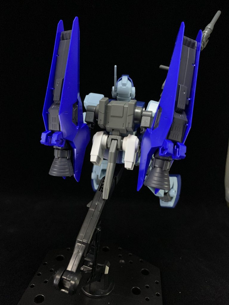 仮組み背面ビルドファイターズシリーズのEz-ARMS+テルティウムアームズとジョイントにはコトブキヤのパーツを使用しています。