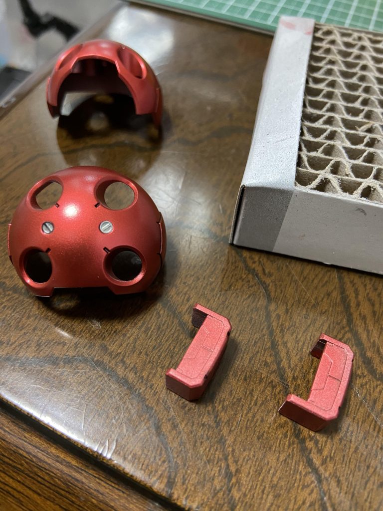 元々あった丸モールドにデティールアップパーツを取り付けてみました。①