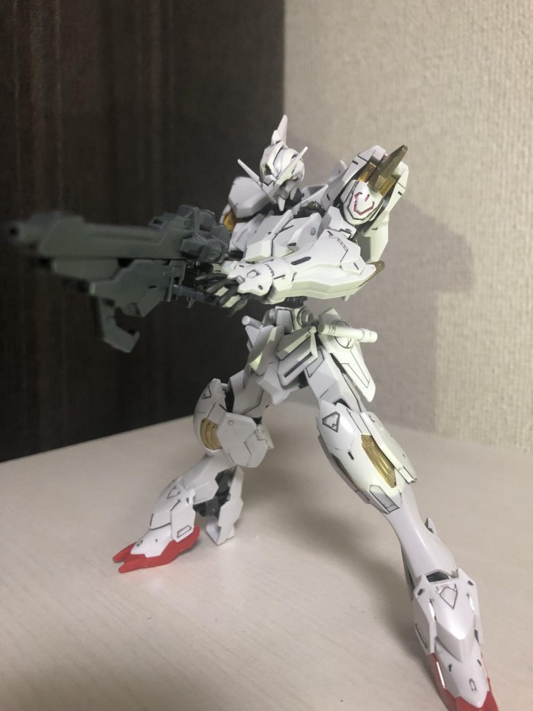 フェイス部分は、OOが放送された当時に買ってもらったFGシリーズキュリオスを使ってます！アンテナを変更しました！