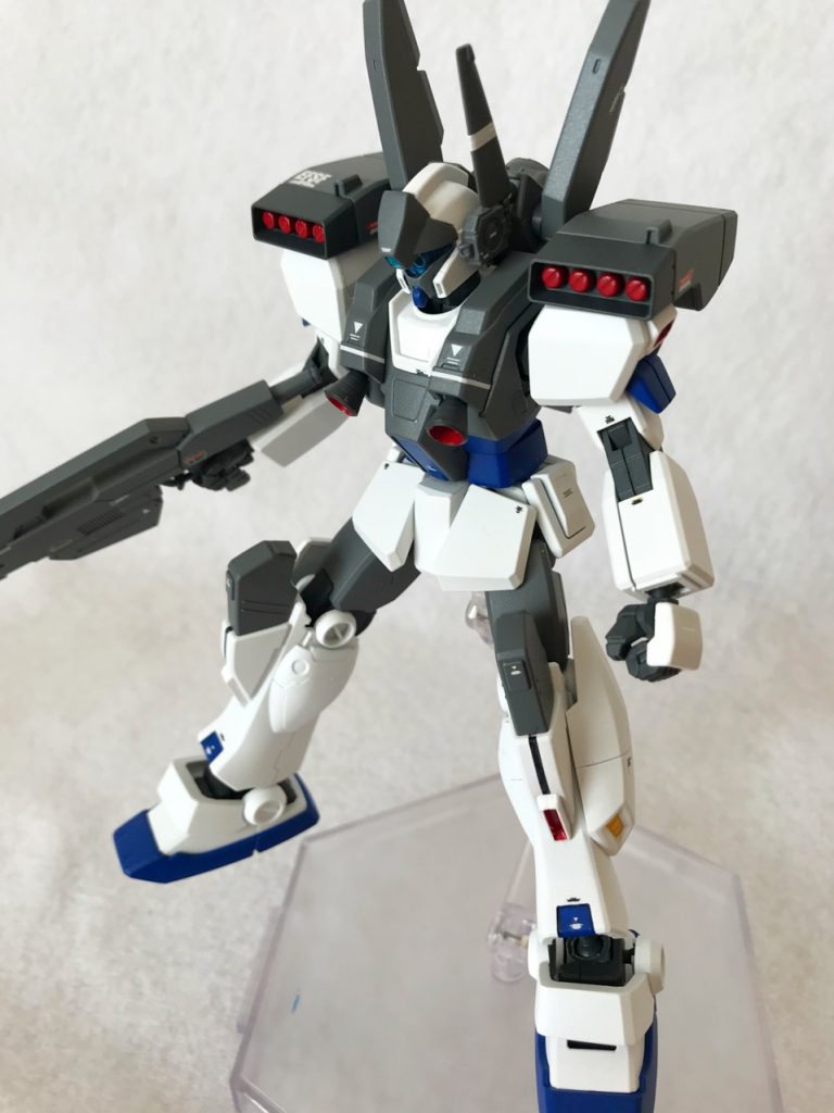 設定にはありませんが、せっかくなのでジムⅢのミサイル・ポッドもそれっぽく塗装。