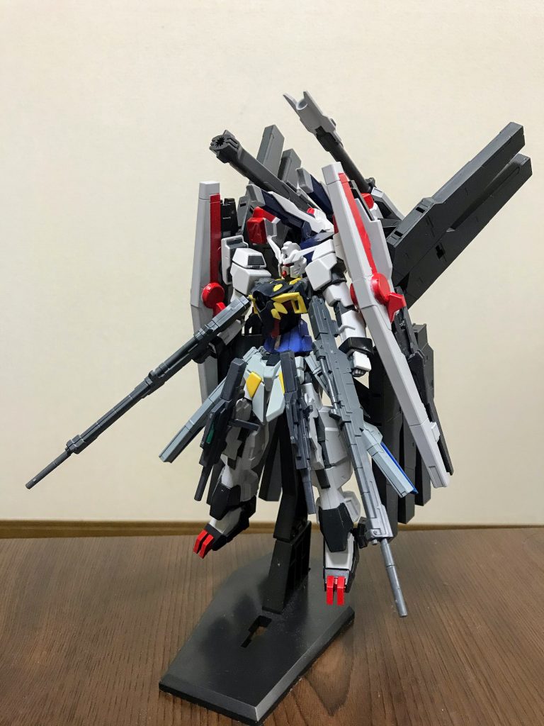 武装増し増しのバスター形態ブラスとドラグーンとショルダーキャノン強化パーツを追加した強襲形態。主に宇宙戦で使用される形態です。