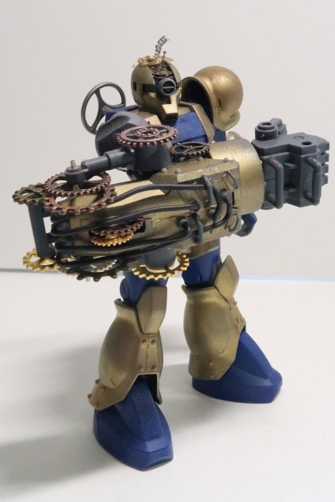 右腕ケーブルや歯車でディテールアップ