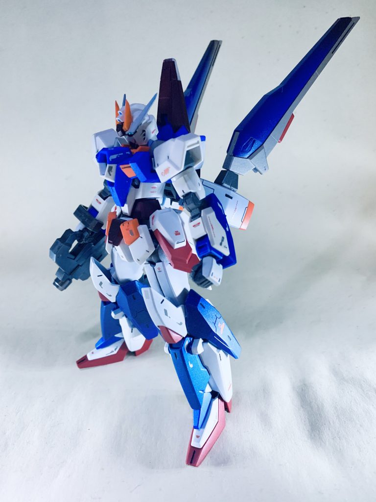 ノーマル状態。AGE3本来のゴツさを控えつつ、機動性がありそうな感じに仕上げました。