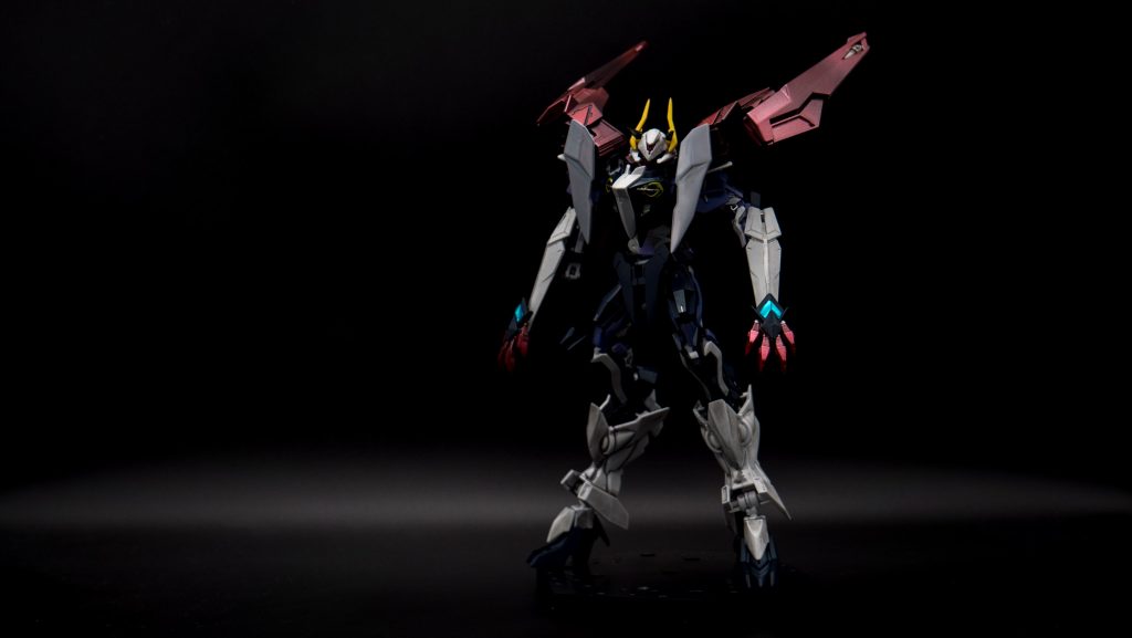 黄色いアンテナが、反転したモードになると、悪魔のツノのようになるんですね。