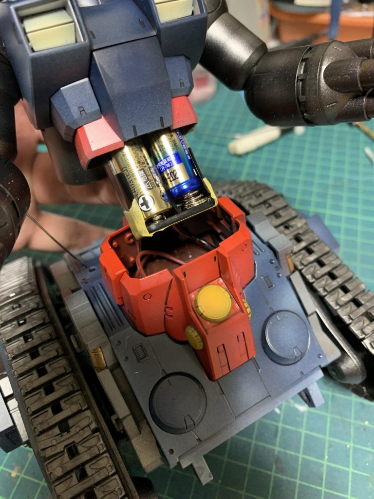 コアファイターの代わりに、まさかの違和感ナッシングで電池ボックスがイン！！