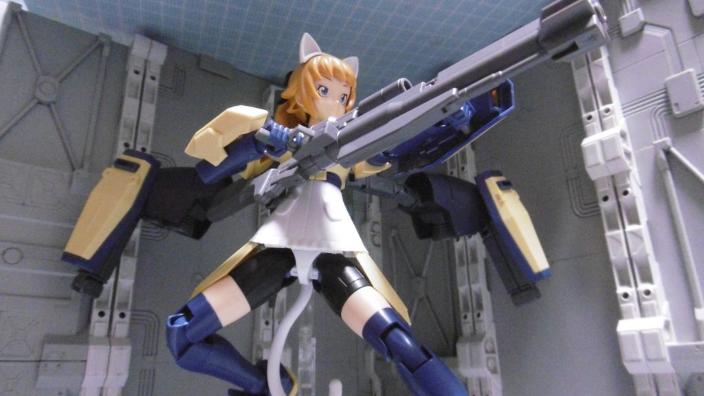 ここまでやったなら「つや消しもやった方が良かったのかな?」と思いつつも、たまには無塗装で作ってみたかったのもあり、敢えてのパチ組み仕様に留めました。以上になります。ここまでのボツ案はいずれ何かの作品に適用させるかもしれません。特にGエグゼスの3mm軸転換は応用の幅も広そうなので。すーぱーふみなの手持ちは他にもう1体あり、詳細は次作にて。そちらのみ塗装&改造しています。