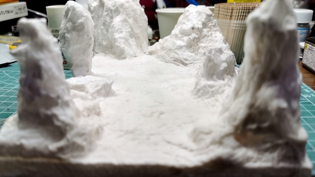 ジオラマ作成発泡スチロールにティッシュを優勝して作成