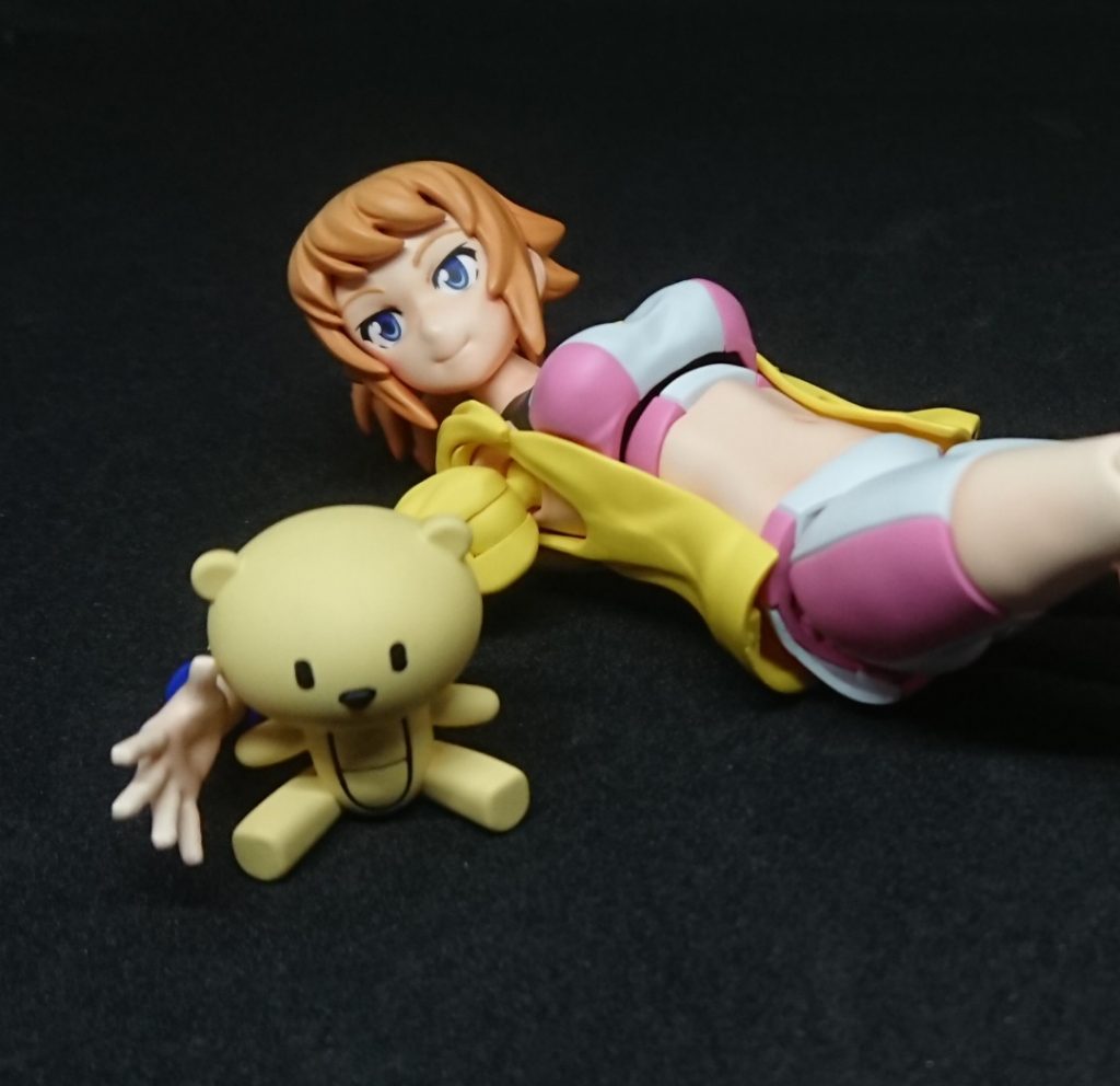 ピンク:ピンク70%にホワイト30%にモンザレッド少量(説明書のまま)髪飾りだけピンク100%ホワイト:バーチャロンカラー コールドホワイトブラック:ミッドナイトブルー(説明書のまま)パーカーのイエロー:ガイアノーツの黄色サフにエルドランカラー レモンイエローブレスレット青:MSブルーZ系プチプチッガイ:ガイアノーツの黄色サフにラスキウスカラーアウラ ブロンド肌色:白サフにラスキウスカラーホワイトピーチ。シャドーとしてラスキウスカラー クリアーペールレッド髪の毛:ラスキウスカラーアウラ 栗毛をホワイトピーチとホワイトで薄めて調色。シャドーとしてラスキウスカラークリアーペールブラウントップコートは艶消しスムースクリア