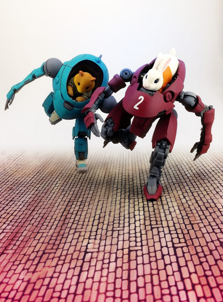 フレーバー的な設定マックロヴァ　https://gumpla.jp/hg/416311　と同じ世界観のライバルキャラ的な。大手メーカーＩＮＡＢＡの御曹司でありアスレチクスカテゴリのジュニアチャンピオンでもあるStride Donkey レース界随一のエリートレーサー因幡寺脱兎（いなばのでら　だっと）君の駆る最新マシン。ＩＮＡＢＡガベラをベースに限界までカスタムされた車体はその性能と引き換えに極めて繊細なコントロールを要求し素人が乗れば自壊するとさえ言われる究極のマシンだ！君を倒すのは僕だけでいいのさとか言って助けてくれたりするタイプの。