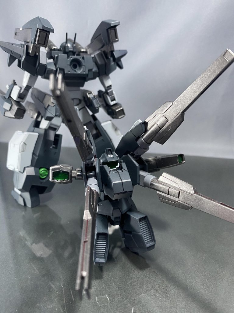 もちろん緊急時等に分離できる小型ホバーMSの「GNタンク」にもなるぞ!