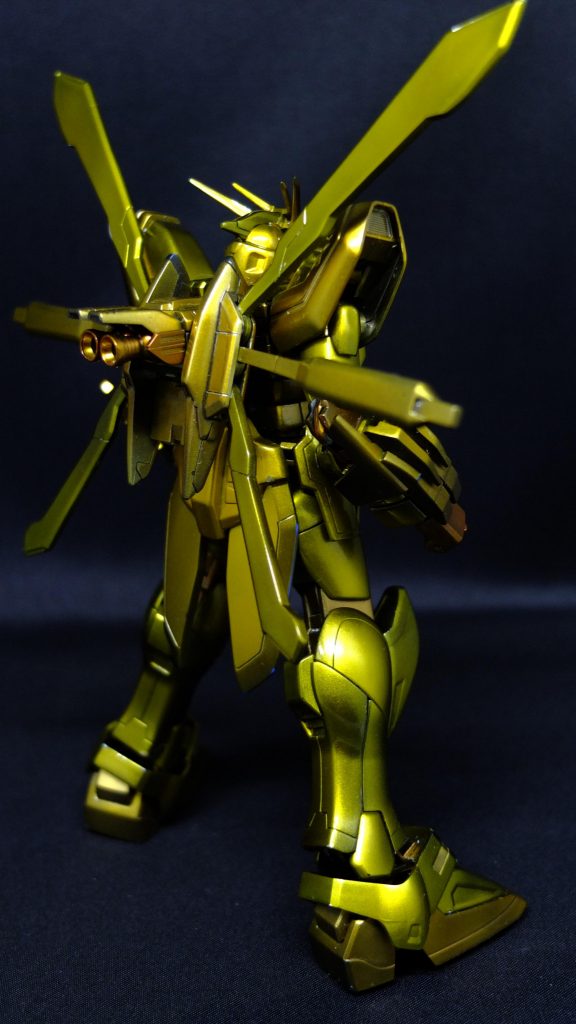 ガイアノーツのクリアーイエローは黄色に寄りすぎるのでクリアーオレンジやディープクリアレッドが入っています