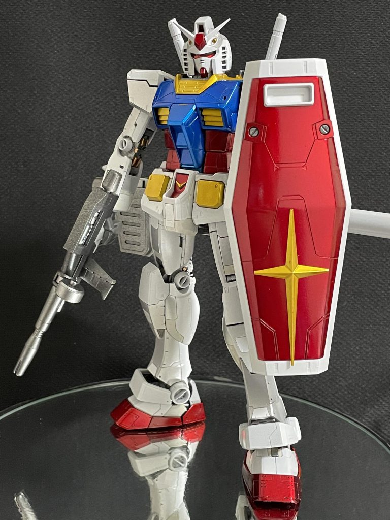 メタリック調で行こうと思ってました。これは墨入れ前でデカール前。これはこれで好きなんですが…別売りの水転写買おうと決意。墨入れしてデカール貼ると膝小僧に梨が出てきました。(イラっ