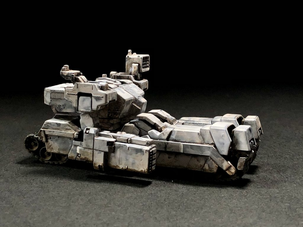 HGロトです。下地にメカサフを吹いた後に、筆塗りしています。塗装レシピは陸戦型ジムと同じです。