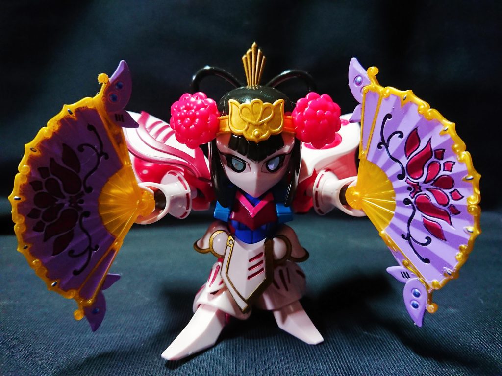 胡蝶扇は色を変えましたが予想以上にマスキングに手間かかりました。正直なとこ目のシールは三国伝DVDBOX版のほうがいいかも？(もしくは自分で描くか)再販版は死んだ魚のように感じますw