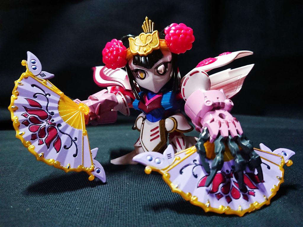 復活した玄武装呂布トールギスと共に帰ってきた呂布隊の女武将。胡蝶扇の他に、両腕に新たに胡蝶爪という爪を武器にし呂布と共に戦う。