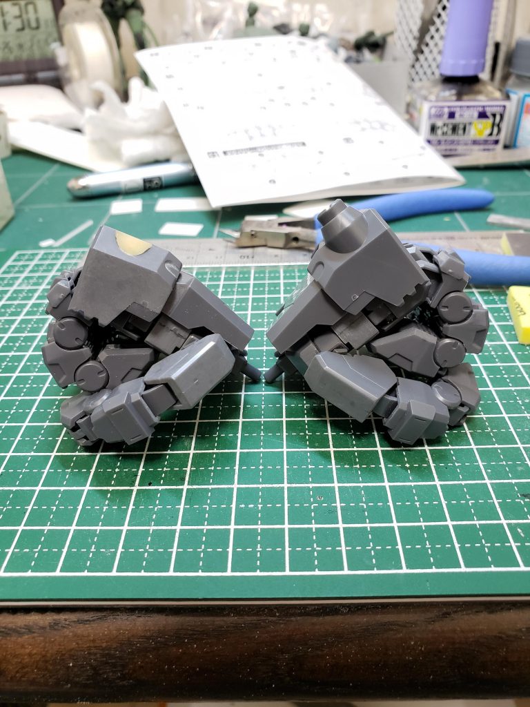 オーバードマニュピレーターは横からの厚みが気になったので、薄く見えるように形状変更