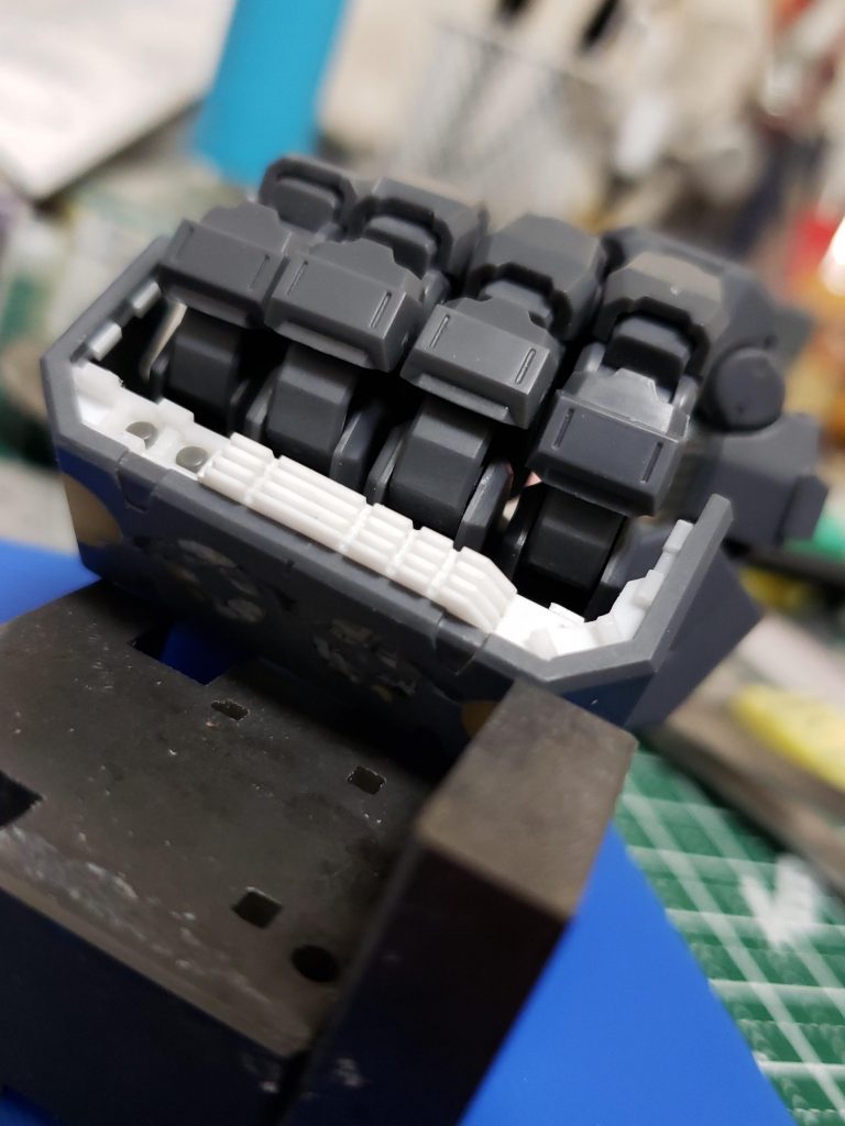 隙間を埋めるためにプラ板等でディテール追加n兄さんより、シイタケにお褒めの言葉をいただきました🎵