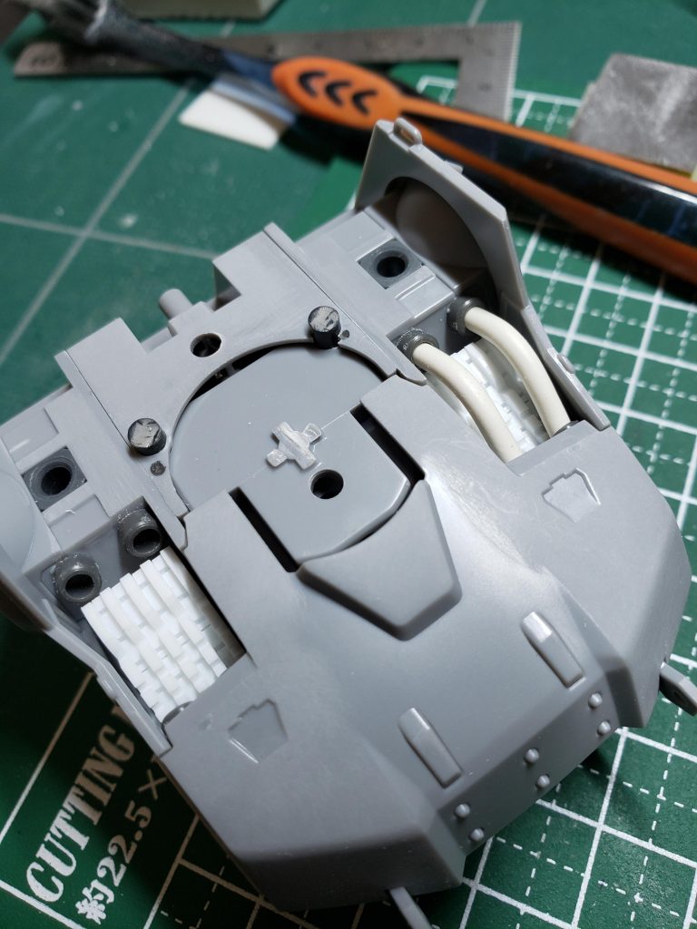 見えなくなる所ですが、シイタケディテール入れてます