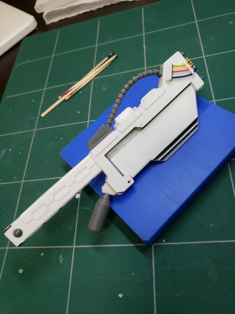 武器のヒートホーチョーは、ほとんどプラ板で製作