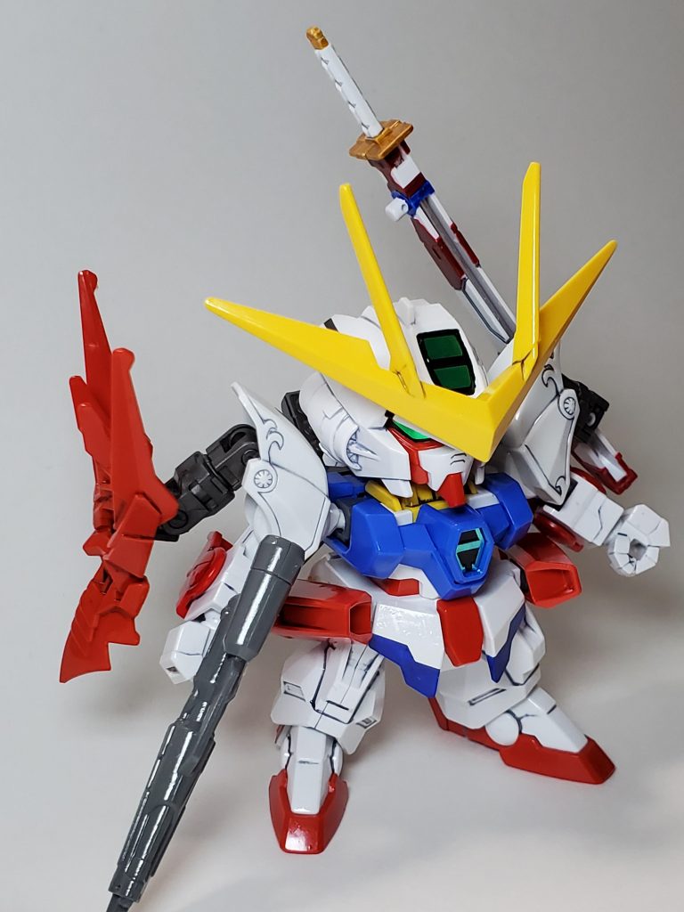 右肩には戦国アストレイのシールドが装備されています。