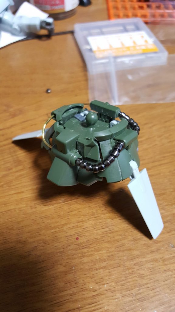 動力パイプは真鍮線の上からスプリングを通し、メタルパーツを使用しました(　・ω・)