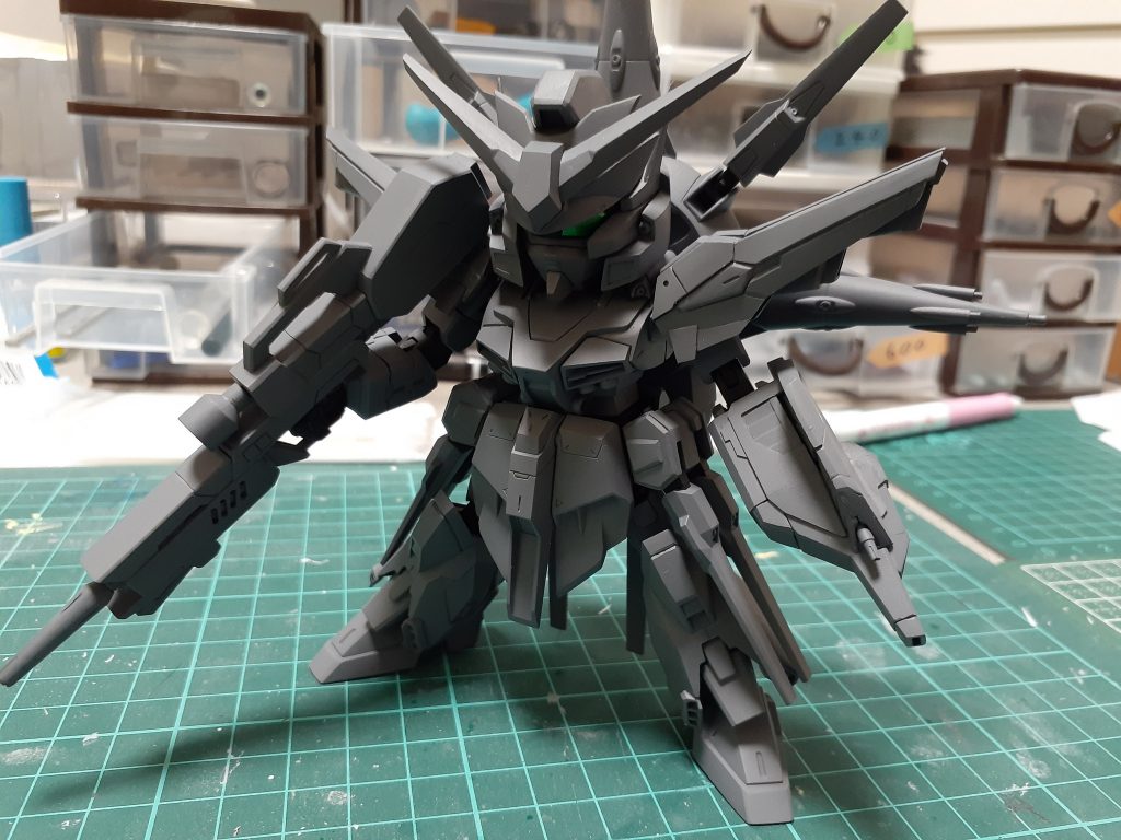 ライフルはプラ板で覆って太らせたけど画像ほとんど無かったので最後にサフ状態