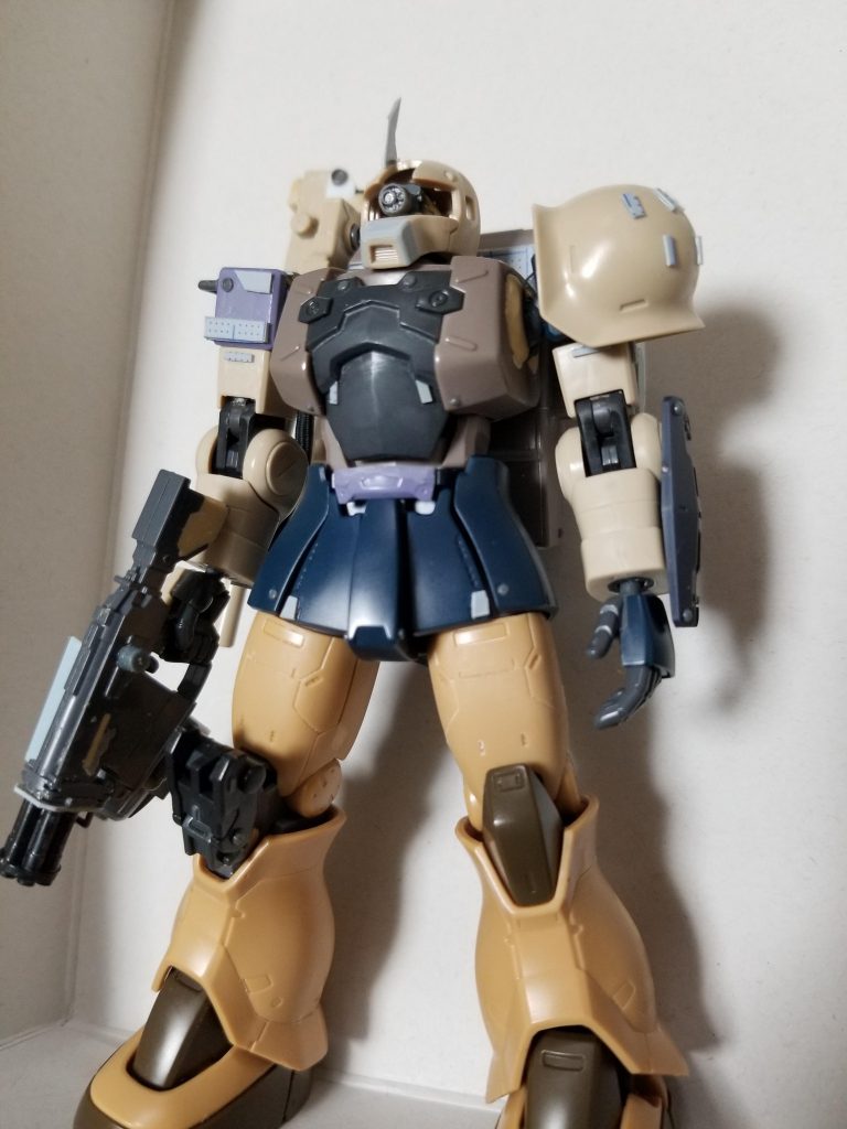 アンテナの追加やディテールの追加やモノアイを変更モノアイの中を作るのは結構大変でした