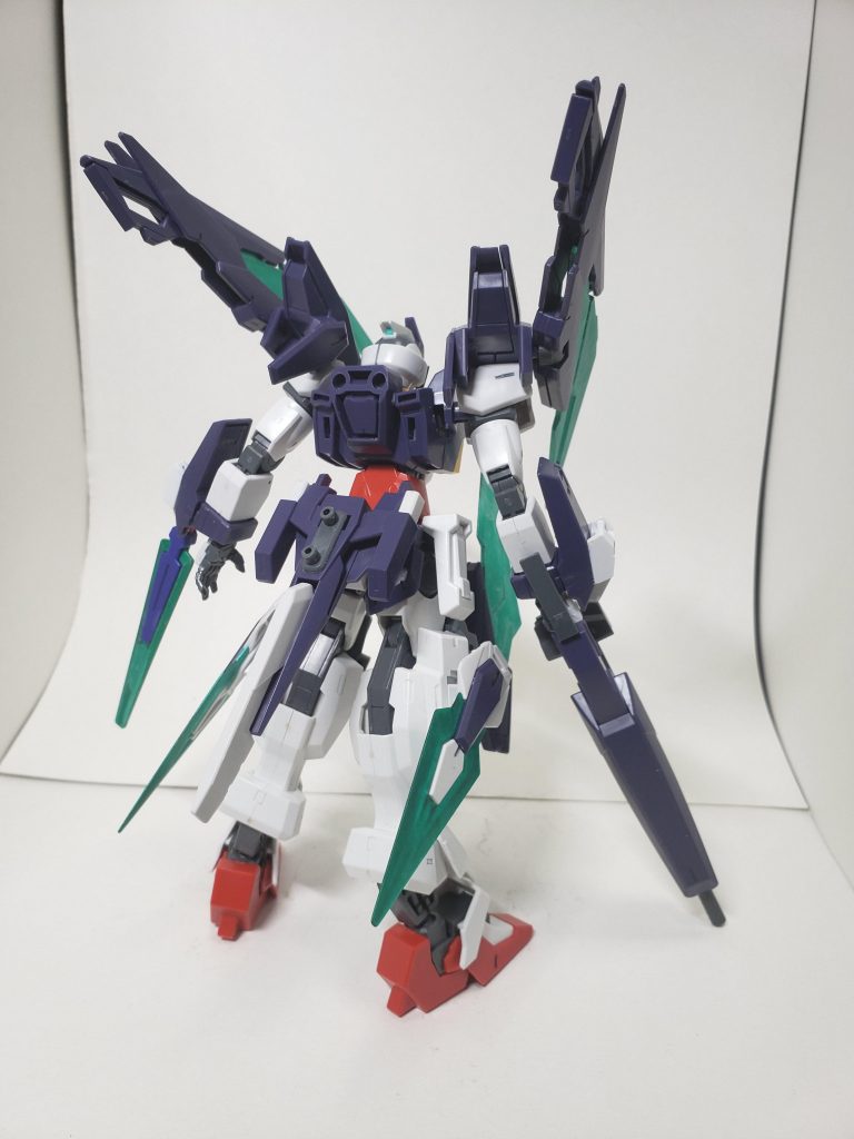 バックパック無しバックショット腰のバックアーマーは接着せず、別パーツ化したので可動、他のバックアーマーと付け替え可能にしています。