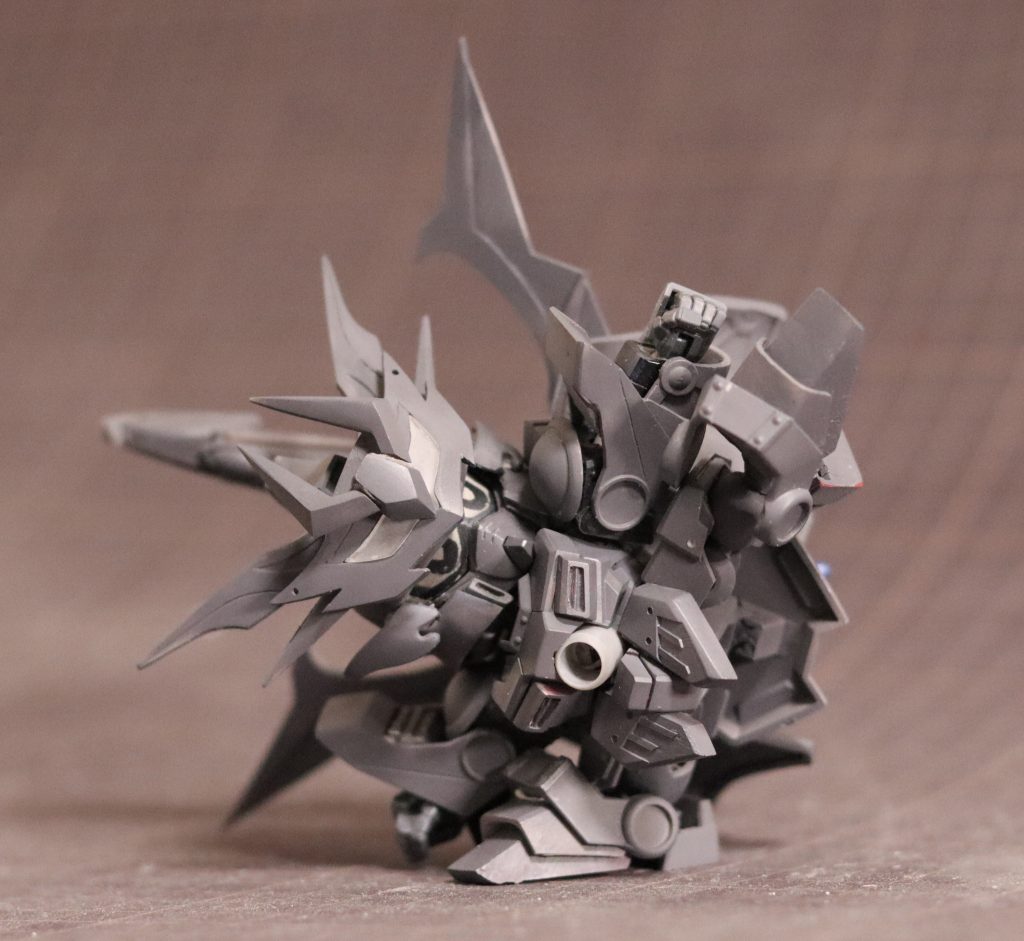 塗装がはげてしまいそうなので塗装後は動かしていないのですが、結構うごきます。