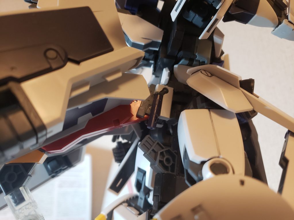 サーベルラックは腰です!すっごいわかり辛いところに