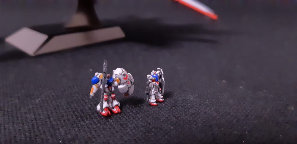 塗装はマジで虫メガネ必要ですよＷちっさすぎますＷオマケに切り削らないと元の形がもっとヒドイＷ