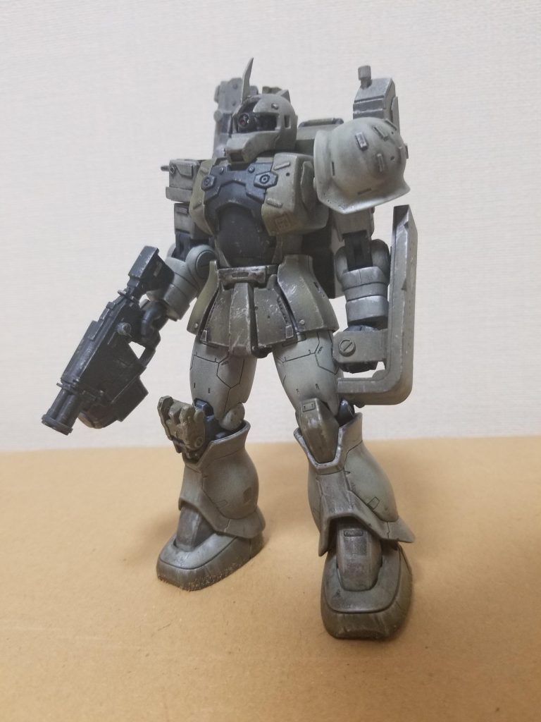 正面追加で小型ガトリングガンを装備元のキットはザクⅠスナイパータイプだったのでアンテナを追加で装備