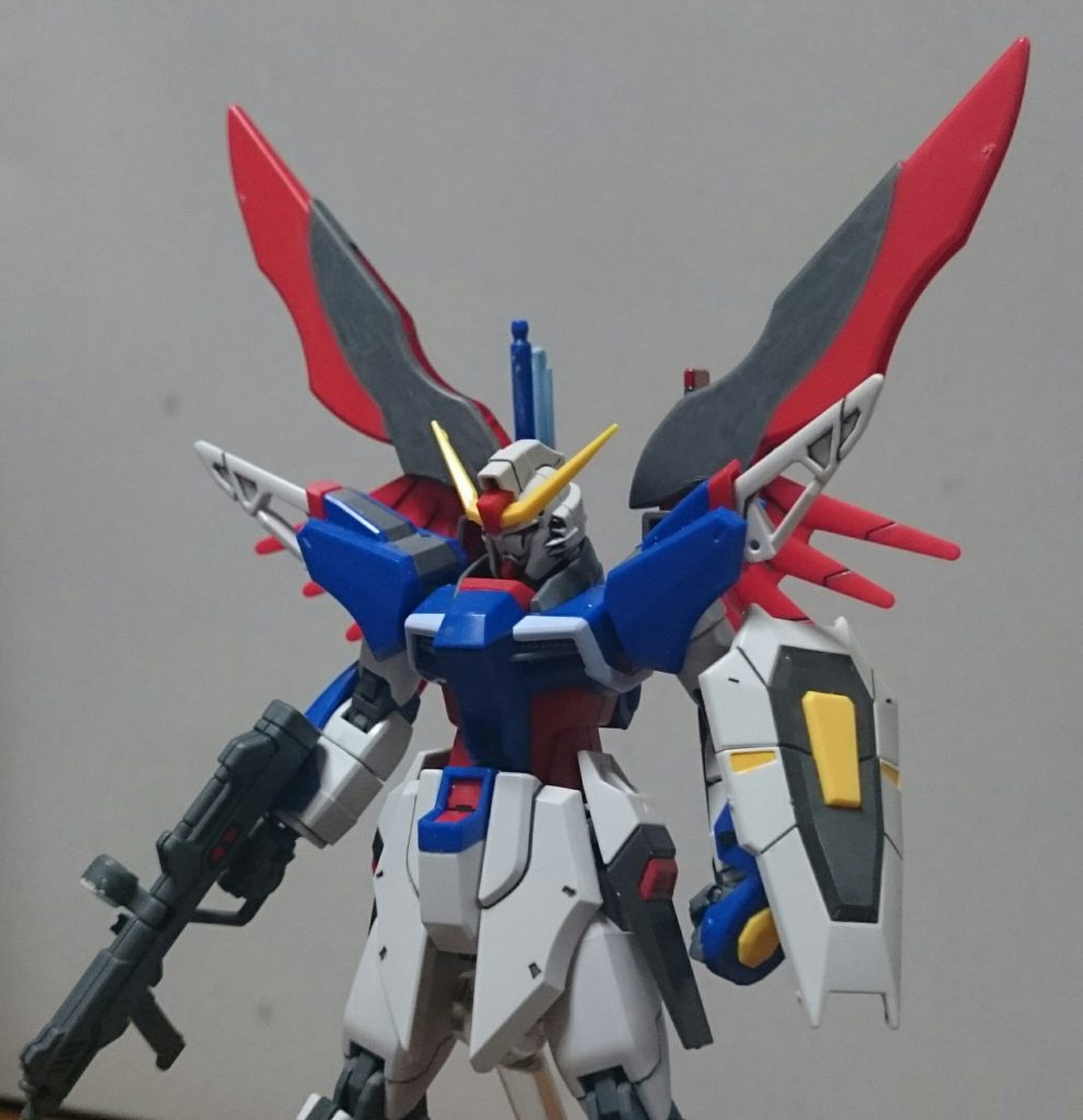 翼を広げて。……なんというか、ミニマム感も合間って児童用の玩具を大人が使ってる感が…