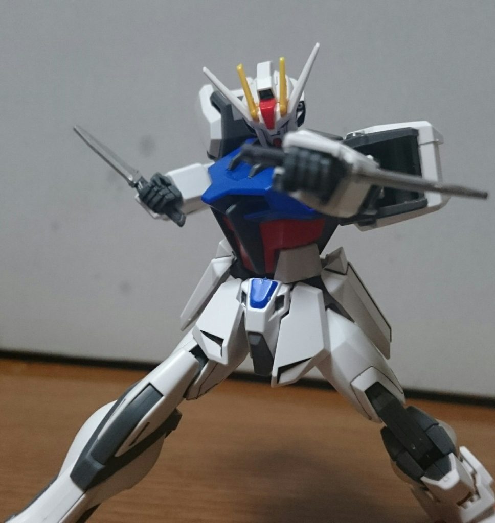 ・アーマーシュナイダーどうみても刀身を収納できるデザインじゃないだとか、そもそも刀身、柄よりでかくね?だとか思ってはいけない。付属してること、ただそれだけに感謝するっス。――――インパルスのナイフは省かれたのだから