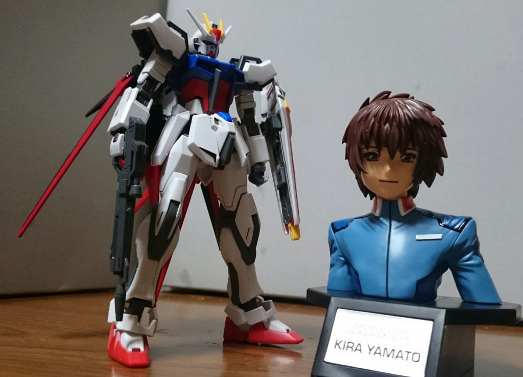 ・フィギュアライズバストのキラ・ヤマトと一緒に当時は「似てない似てないよく言われてるけど、割とよく出来てない?」とか思ってたっスけど、改めて見るとそこそこ似てないっスね……ちなみにシールは腕の腕章?ワッペン?のみに使用して、他は塗装してるっス