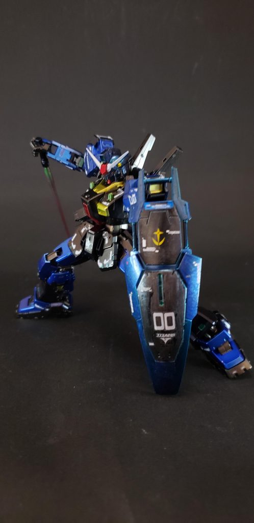 ハイパー・バズーカ型式番号:H-Baz-85-Gry/Ver.045 / H-Baz-87-A・E/Ver.004 / H-Baz-87-A・E/Ver.009通常弾と散弾の撃ち分けが可能。腰部のマウントラッチに装着することができる。なお、ほぼ同じデザインのもの(グリップのデザインが多少異なる)が『機動戦士ガンダム0083 STARDUST MEMORY』に登場し、ジム改、パワード・ジム、ステイメン(オープニング・フィルムのみ)が所持している。